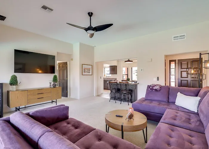 2 Mi To Havasu! Mtn-view Poolside Paradise *