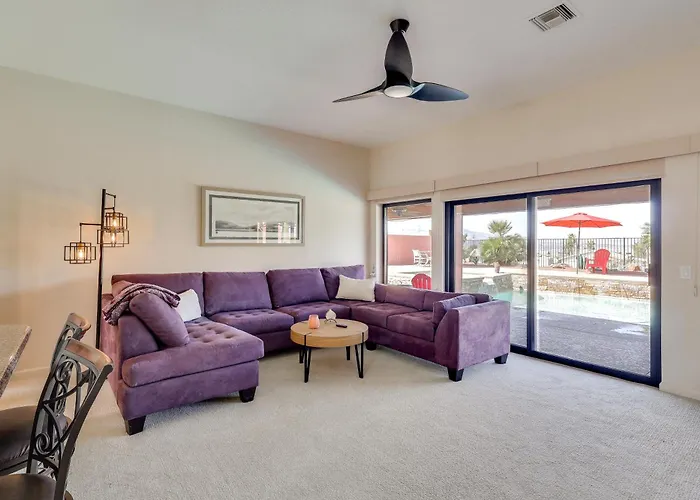 2 Mi To Havasu! Mtn-view Poolside Paradise Ferienhaus *