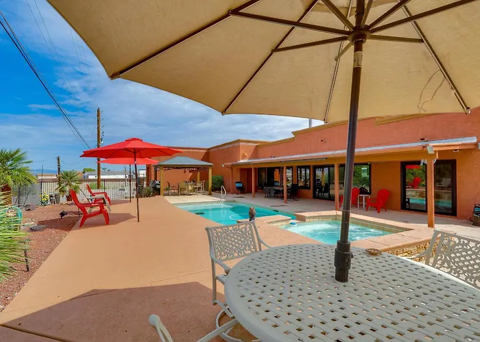 2 Mi To Havasu! Mtn-view Poolside Paradise Lake Havasu City